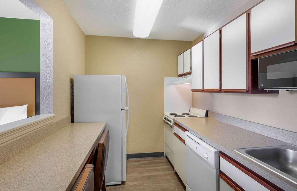 Extended Stay America Suites - Cleveland - Middleburg Heights Phòng bức ảnh
